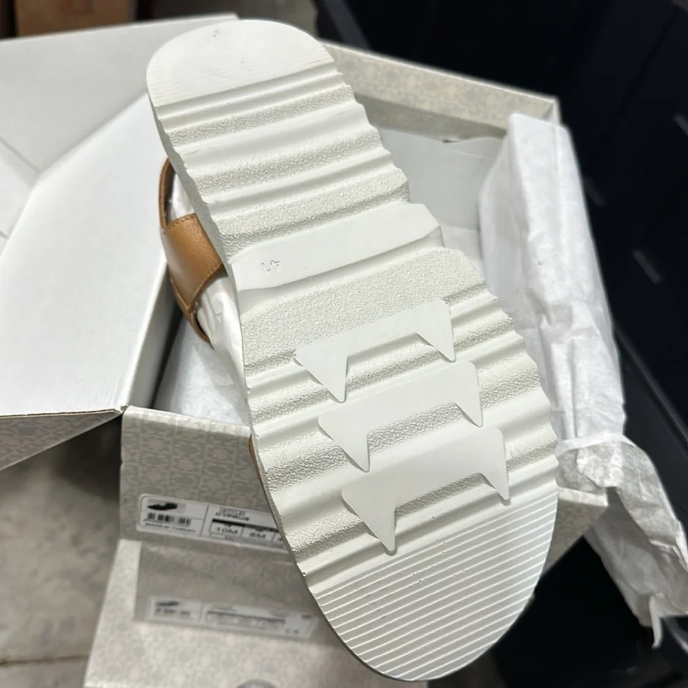 REVERE Womens CYPRUS Leather Sandal in Tan NIB size 10 - Picture 3 of 3